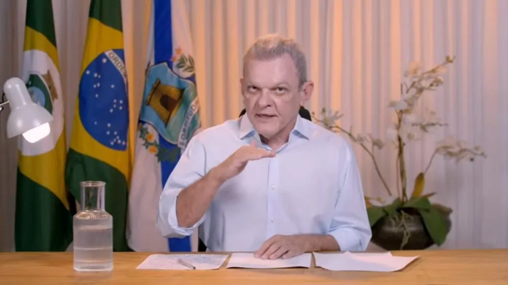 Sarto anuncia início da retirada de catracas duplas dos ônibus em Fortaleza