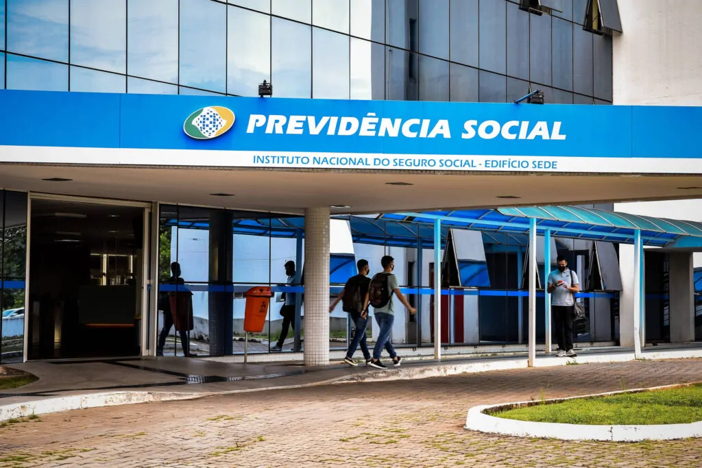 Benefícios de fevereiro do INSS começam a ser pagos nesta sexta-feira (23)