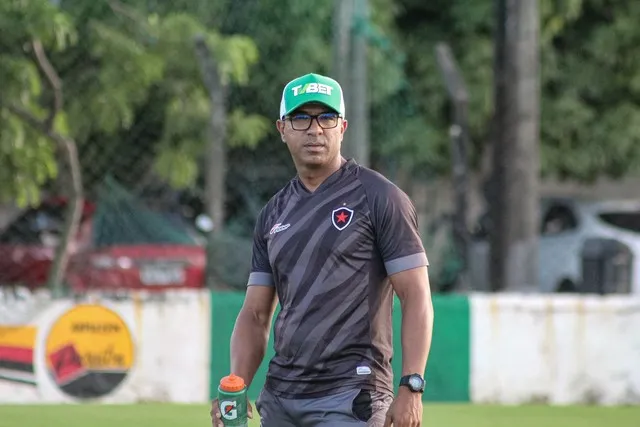 Floresta anuncia Felipe Surian como técnico da equipe para a temporada 2024