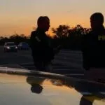 Criança de 7 anos morre em acidente com carro e motos em Sobral
