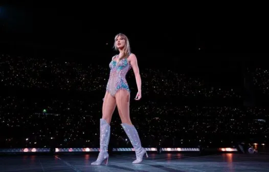 Passagem de Taylor Swift no Brasil é marcada por calor, adiamento, morte e arrastões