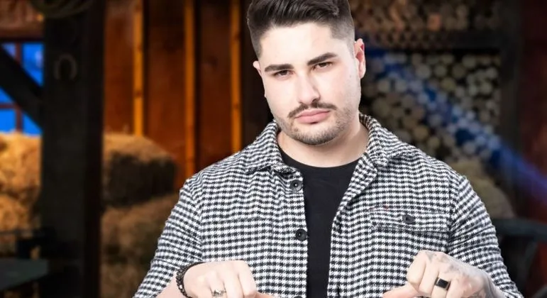 Lucas Souza grava vídeo tranquilizando os fãs depois de ser internado com crise de ansiedade