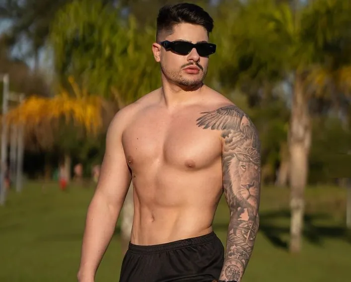 Lucas Souza se pronuncia sobre mensagens com outros homens