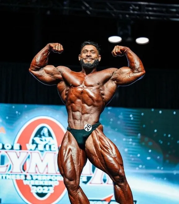 Francielle Mattos é tricampeã e Ramon Dino fica em segundo no Mr Olympia 2023