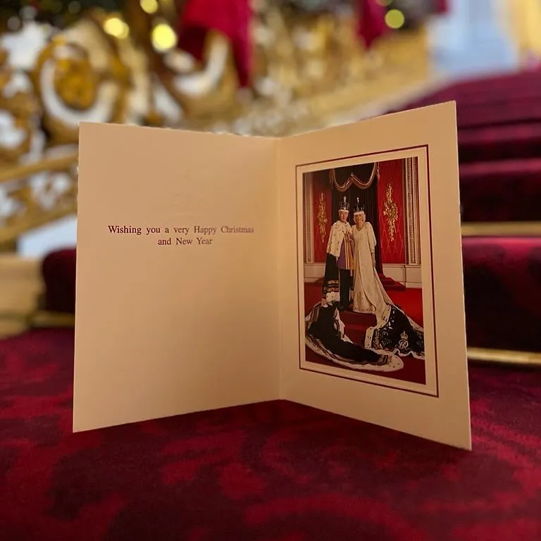 Família real britânica divulga cartões de Natal de 2023