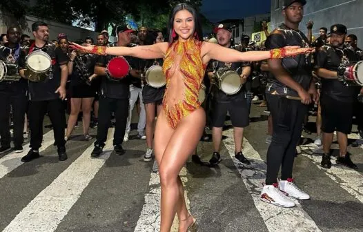 Look de Mileide Mihaile atrai olhares em ensaio da Independente Tricolor