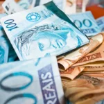 Pagamento de R$ 2.424 é liberado para desempregados; veja como se cadastrar para receber o abono