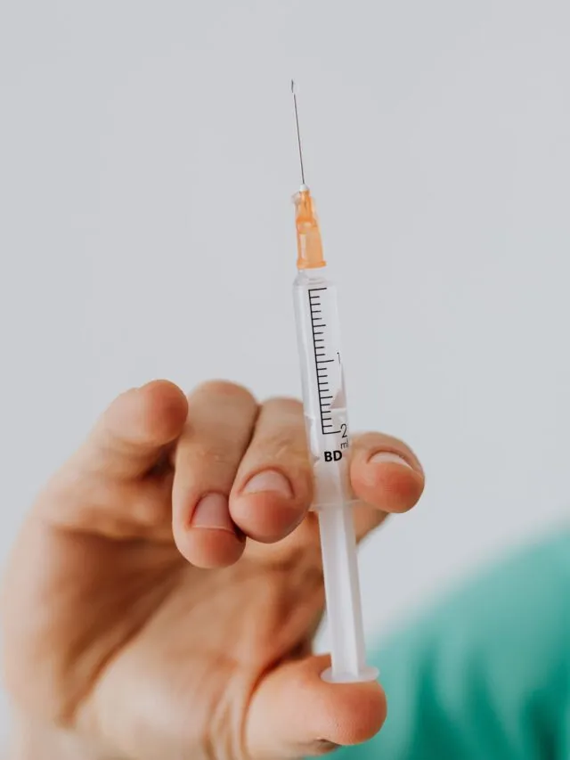 Vacinação contra HPV passa a ser em dose única, anuncia ministra da Saúde