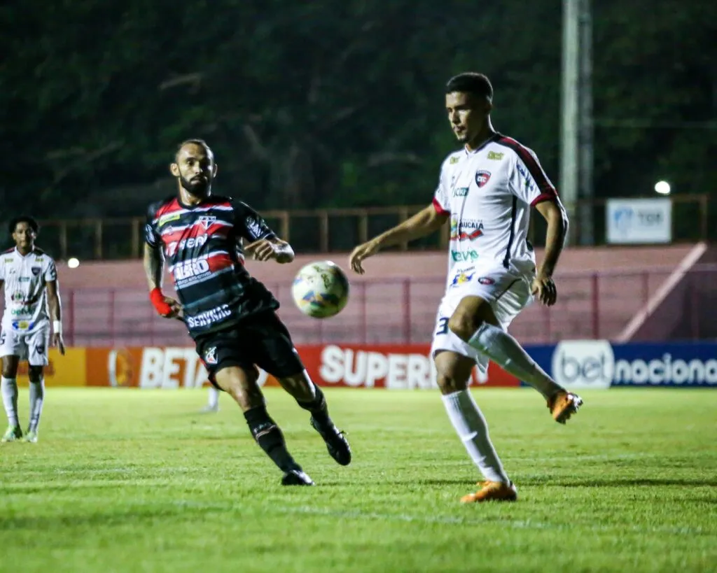 Ferroviário marca no último lance do jogo e vence o Caucaia