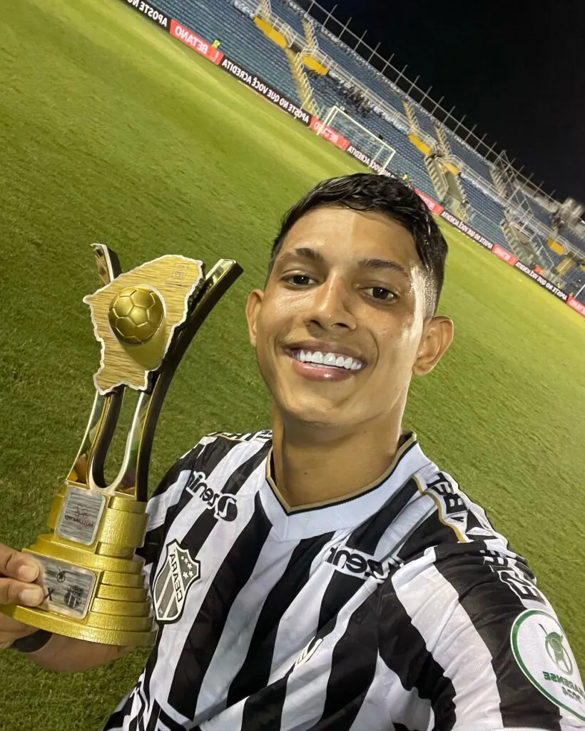 Em noite de “Lionel” Pulga, o Ceará goleia Atlético-CE como há muito não fazia