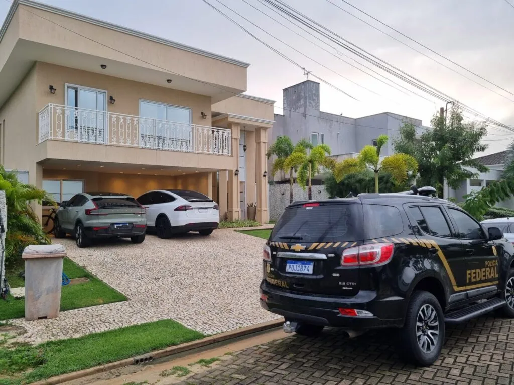 Equipe de Simone Mendes explica venda de mansão a russo investigado