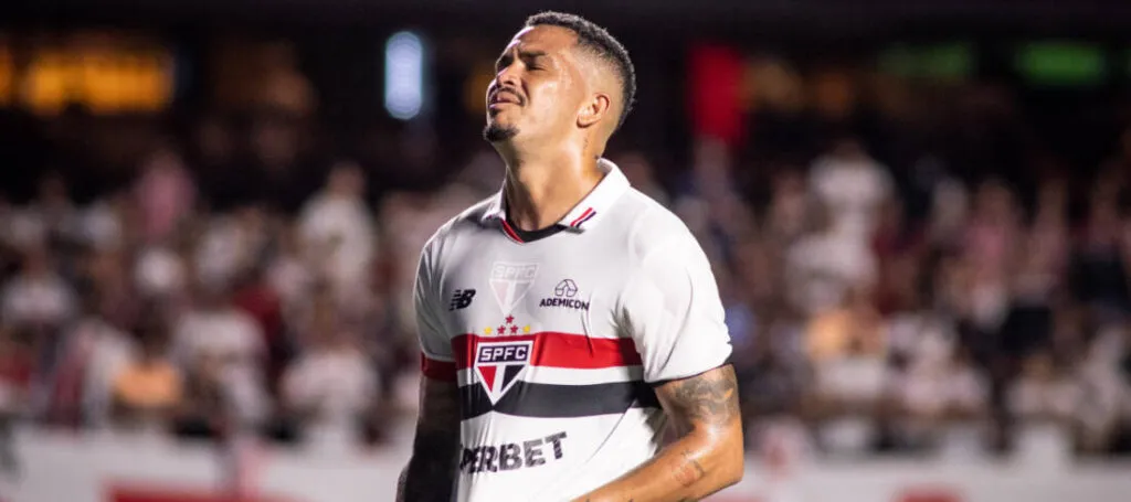 Luciano pediu para bater pênalti desperdiçado por Lucas contra o Botafogo: ‘Estava confiante’