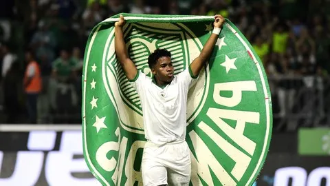 Triste com adeus, Endrick garante que voltará ao Palmeiras: ‘Jogo maravilhoso e um até logo’