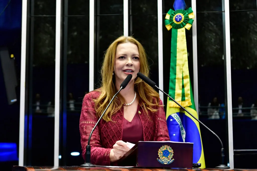 Senado: Bancada feminina pede voto de repúdio a falas de Ciro sobre Janaina Farias