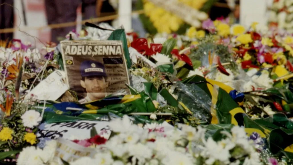 Despedida de Senna reuniu 240 mil pessoas em SP