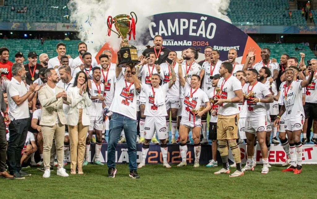 Vitória garante título do Campeonato Baiano após empate com o Bahia