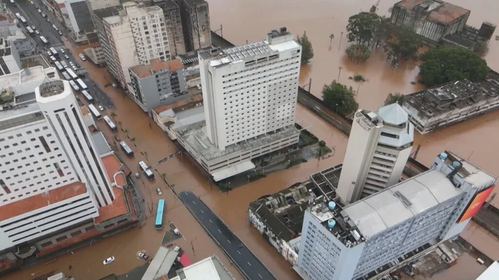 Gaúchos em Fortaleza se afligem com situação de parentes no Rio Grande do Sul