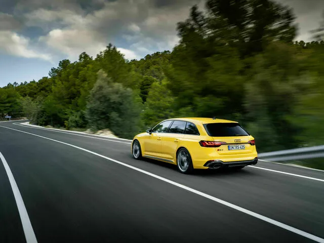 RS 4 Avant edition 25 years