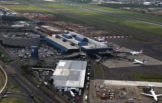 Aeroporto fechado gera prejuízo de R$ 400 milhões por mês ao RS, diz vice-governador