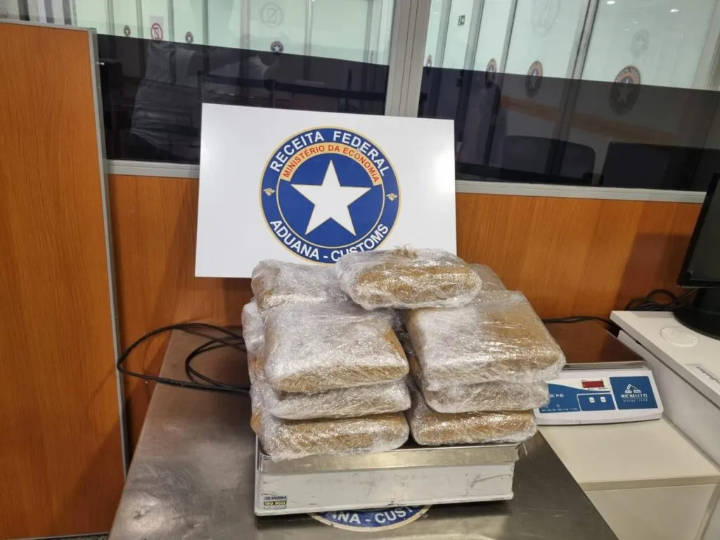 Receita Federal apreende mais de quinze quilos de skunk no Aeroporto de Fortaleza