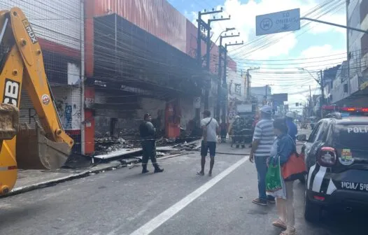Após incêndio, ruas do Centro de Fortaleza são bloqueadas; veja as mudanças