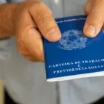 Taxa de desemprego no Brasil cai para 6,6% no trimestre até abril, mostra IBGE