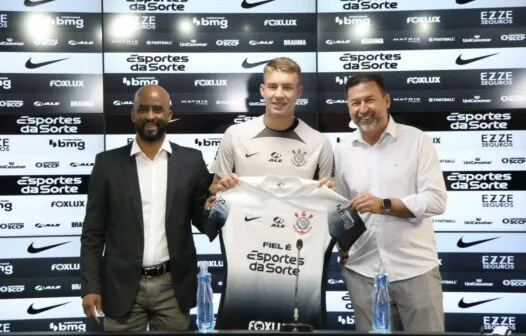 Charles, ex-Ceará, espera repetir sucesso de outros jogadores com a camisa 8 do Corinthians