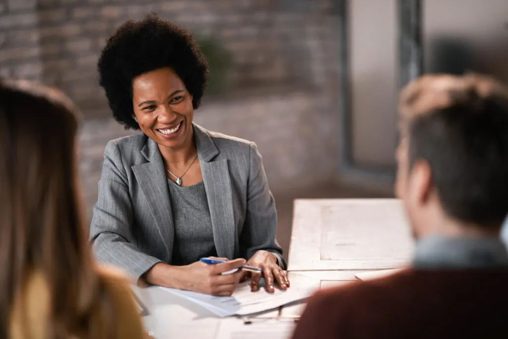 “Me conte sobre você”: como se apresentar em entrevistas de emprego?