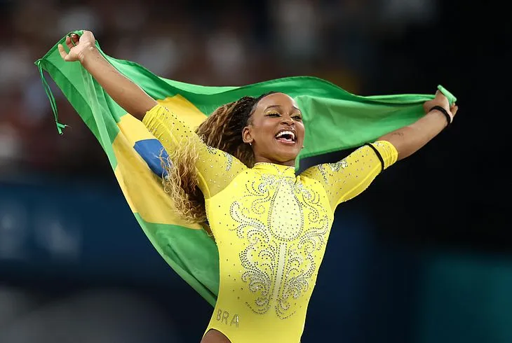 Rebeca Andrade é eleita uma das 100 mulheres mais influentes de 2024