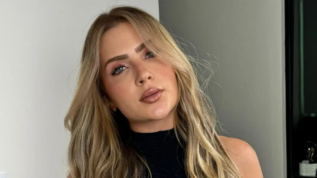 Jade Picon mostra detalhes de sua mansão e se choca: ‘Levei um susto comigo’