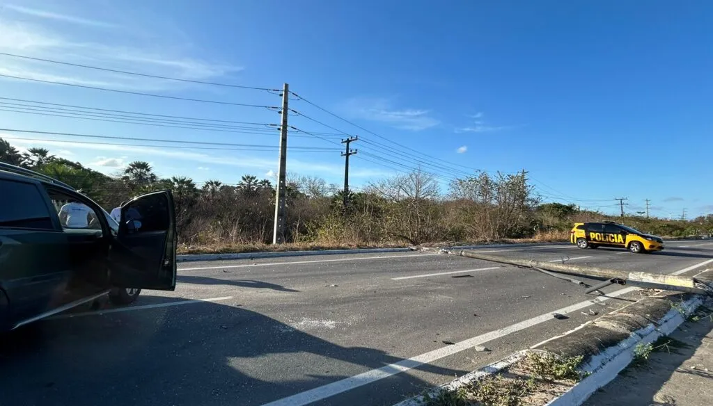 Acidente na CE-060 causa bloqueio no sentido Fortaleza/Pacatuba