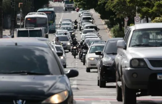Licenciamento de veículos com placas final 2 vence nesta quinta-feira (10) no Ceará; saiba mais