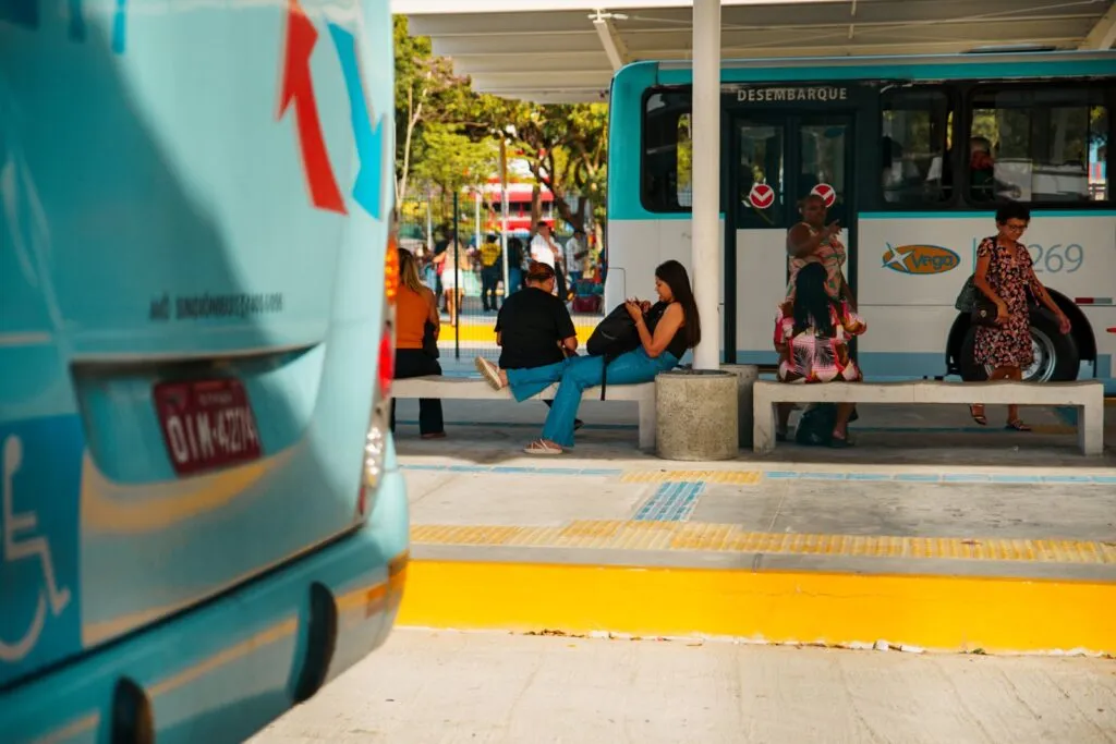 Itinerário da linha de ônibus Henrique Jorge/Centro é ampliado até o Terminal José de Alencar