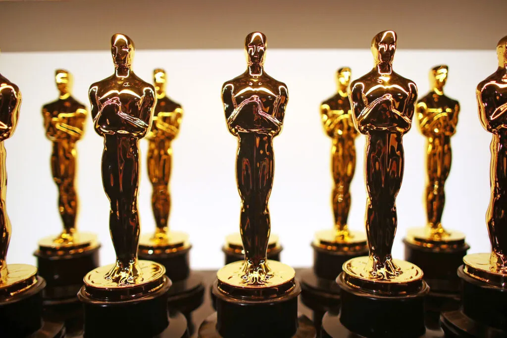 Votação do Oscar 2025 inicia nesta terça-feira (11), com "Ainda Estou Aqui" sendo um dos favoritos