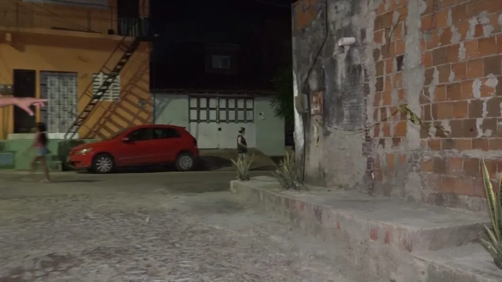 Mulher é morta com tiros na cabeça durante a madrugada em Caucaia, no Ceará