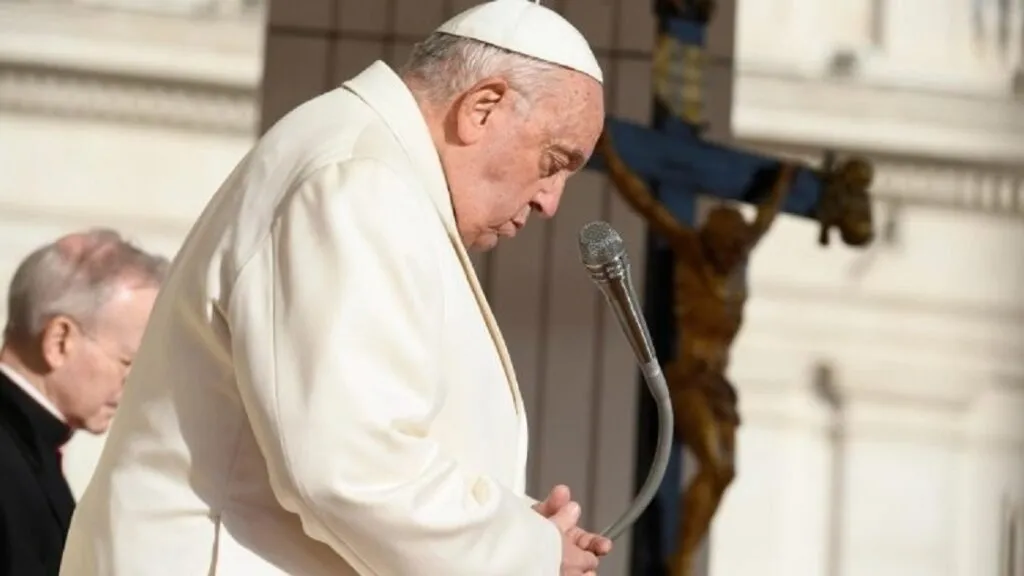 Papa Francisco “dormiu bem durante a noite”, informa Vaticano nesta quarta (5)