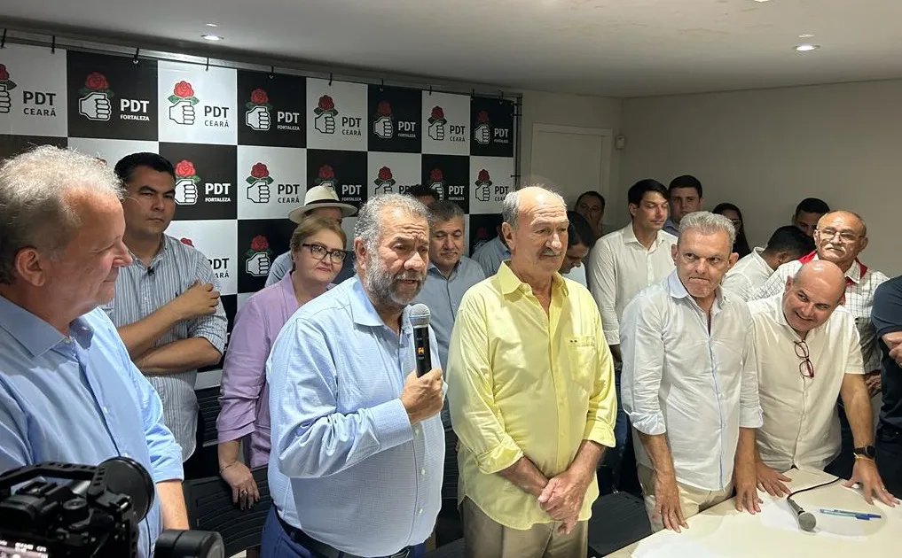 Ministro Carlos Lupi reforça fortalecimento do PDT no Ceará e descarta aliança com a direita: "Não há hipótese"
