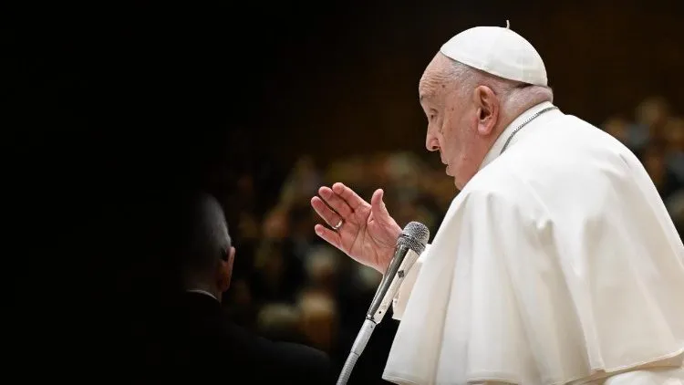 Papa Francisco teve noite tranquila, informa Vaticano na manhã desta quarta-feira (12)