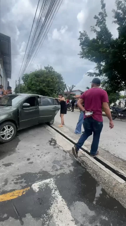 Mulher grávida é baleada na saída de clínica no Conjunto José Walter, em Fortaleza