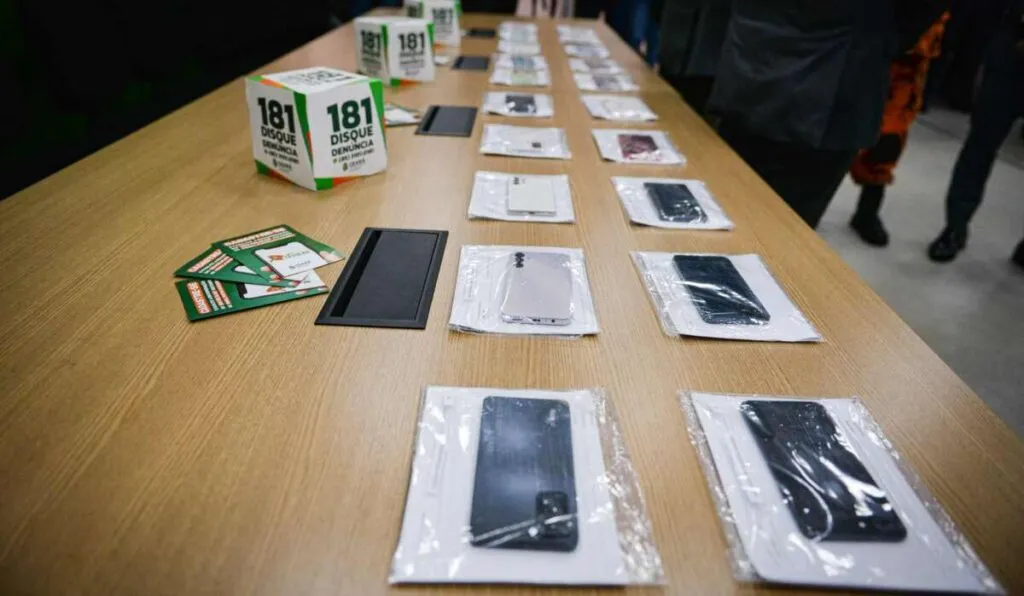 Programa Meu Celular: Elmano entrega novo lote de aparelhos recuperados nesta terça (15)