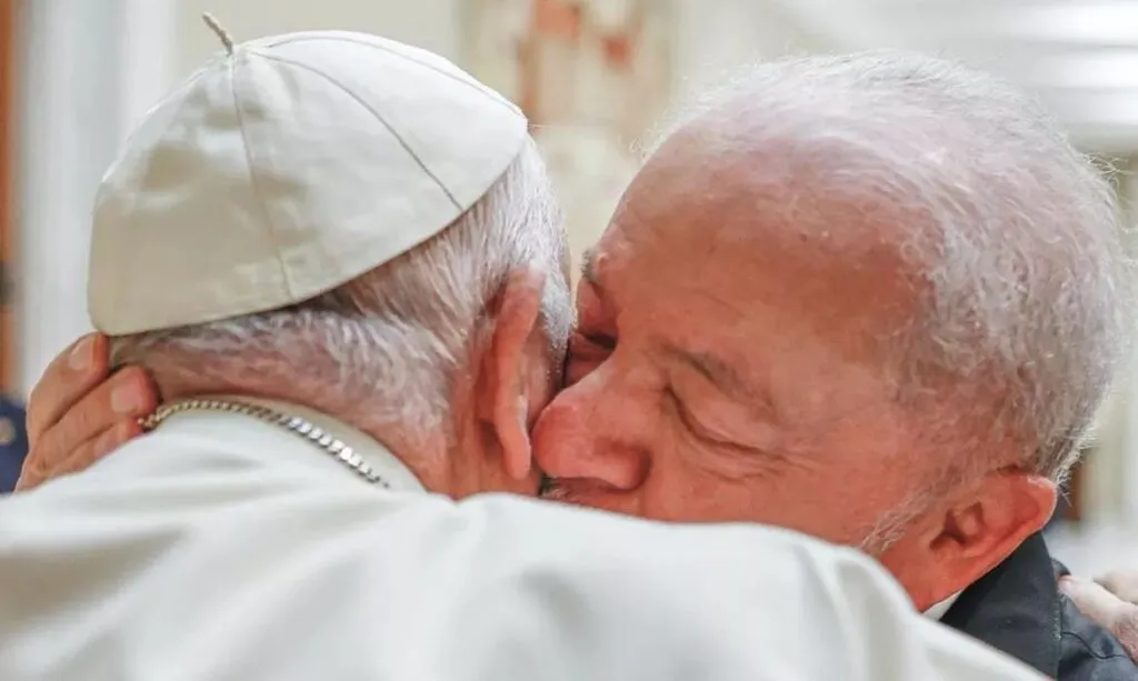 Lula lamenta morte do Papa Francisco e decreta luto oficial de sete dias