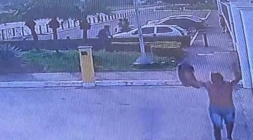 Ladrões são flagrados fazendo assalto a funcionários de fábrica em Maracanaú/CE