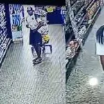Furto: homem é flagrado levando produtos de supermercado na bermuda, em Fortaleza