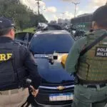 Quatro suspeitos de roubos em Messejana e Pedras são presos com carro clonado na BR-116