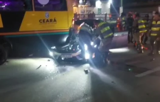 Motorista com sinais de embriaguez colide em ônibus da PRE na Avenida Paulino Rocha