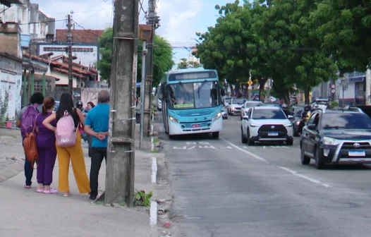 Redução no horário das faixas exclusivas de ônibus em Fortaleza gera preocupação entre usuários e motoristas