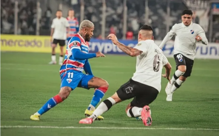 Colo-Colo x Fortaleza: o que prevê regulamento da Conmebol sobre confusão e jogo cancelado