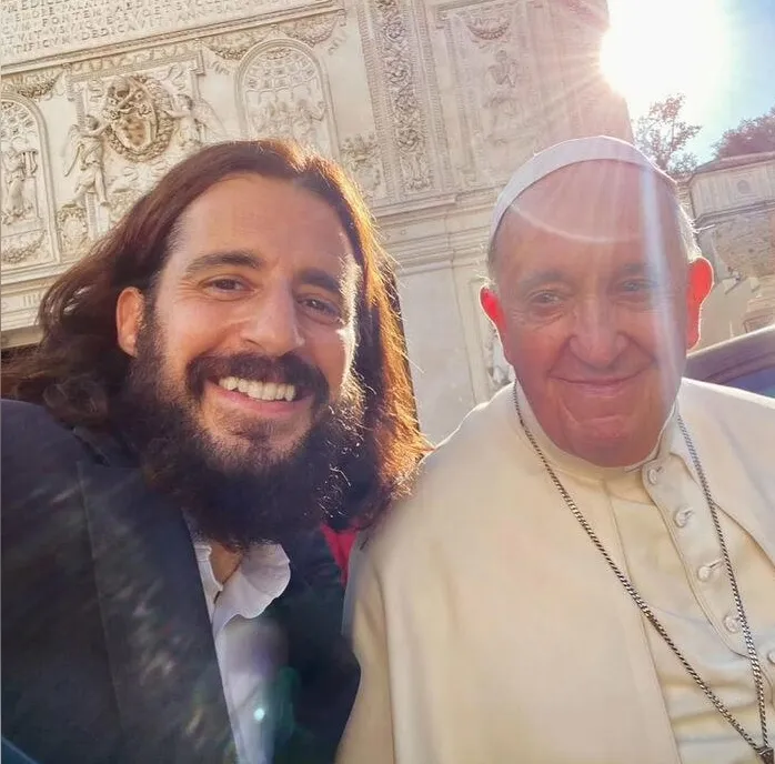 Jesus em ‘The Chosen’, Jonathan Roumie relembra encontros com papa: ‘Eternamente grato’