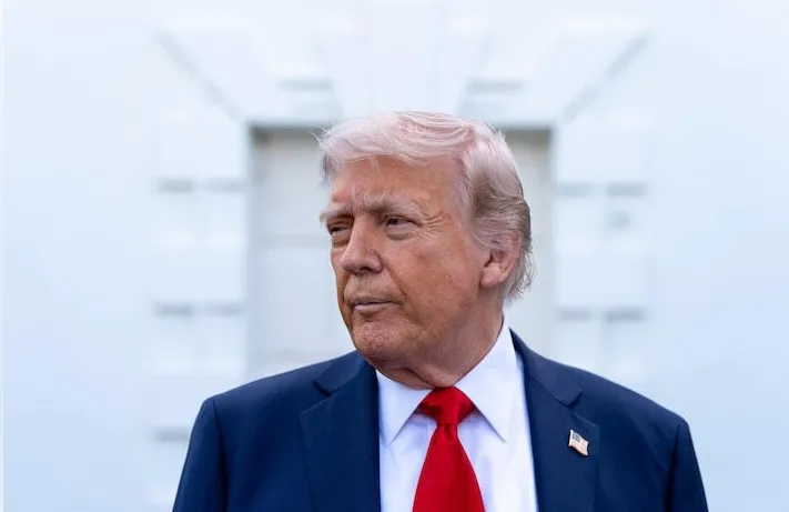 Trump critica Putin após ataque a Kiev, mas não muda proposta de paz