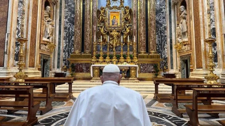 Papa Francisco visita Basílica de Santa Maria Maior antes do início da Semana Santa